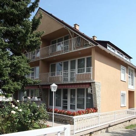 Siesta Apartmanhaz Balatonfuered 外观 照片