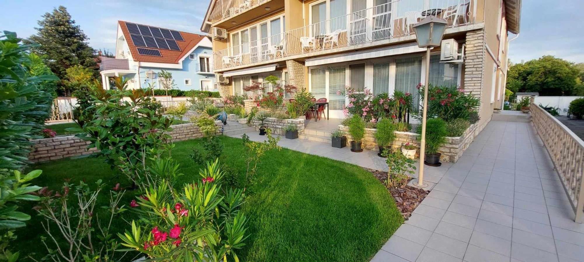 Siesta Apartmanhaz Balatonfuered 外观 照片