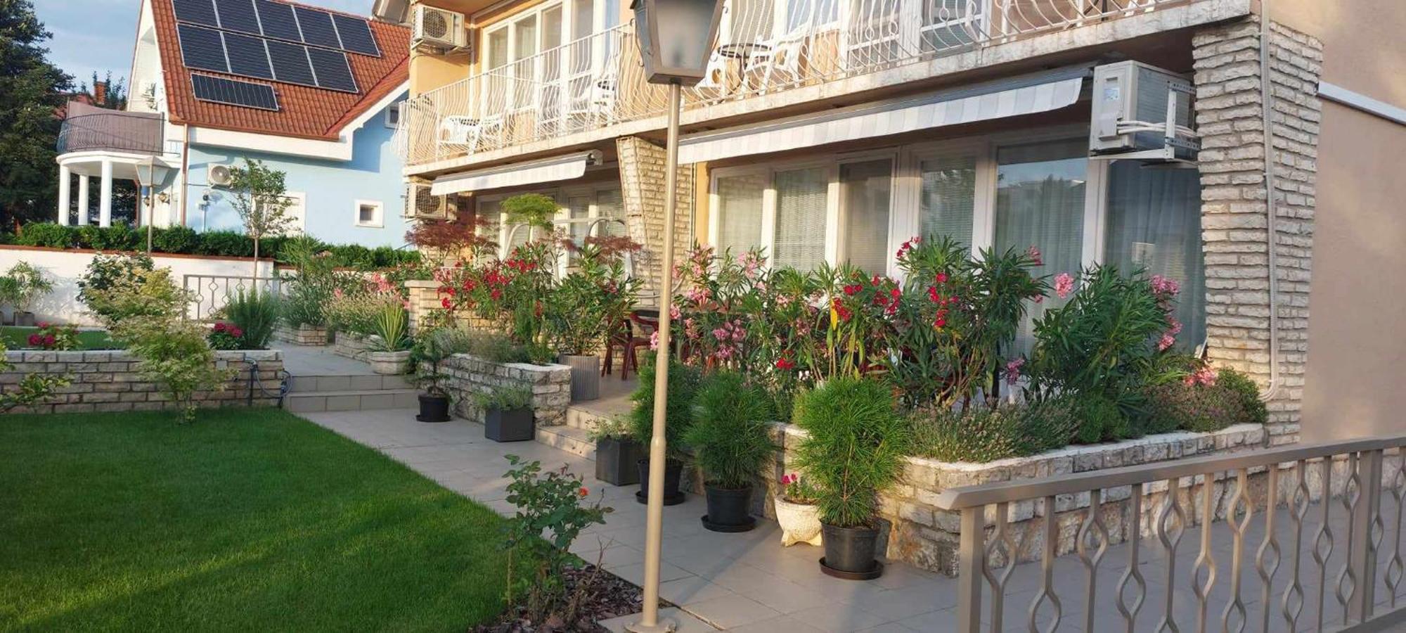 Siesta Apartmanhaz Balatonfuered 外观 照片