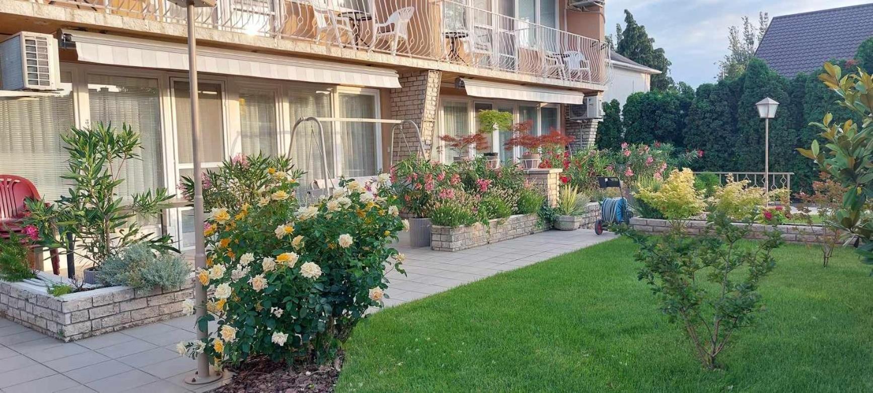 Siesta Apartmanhaz Balatonfuered 外观 照片